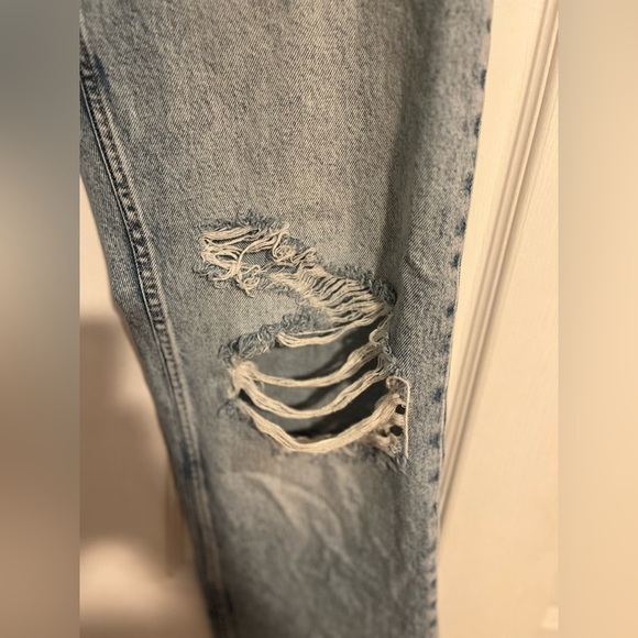 H&M 90s Boyfriend Jean size 4 - Picture 3 of 6